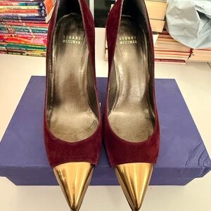 Gorgeous Stuart Weitzman Burgundy and Gold Pointed Heels